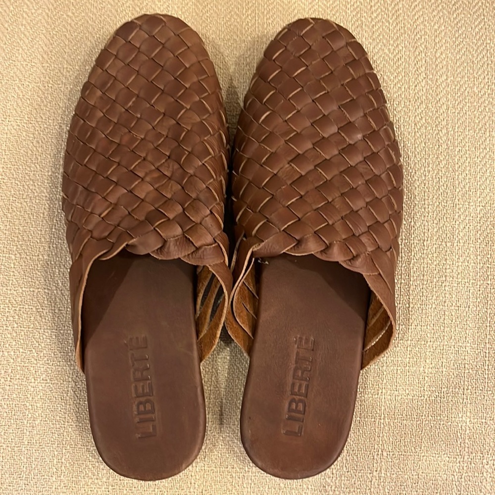 Womens leather flats. Size 9